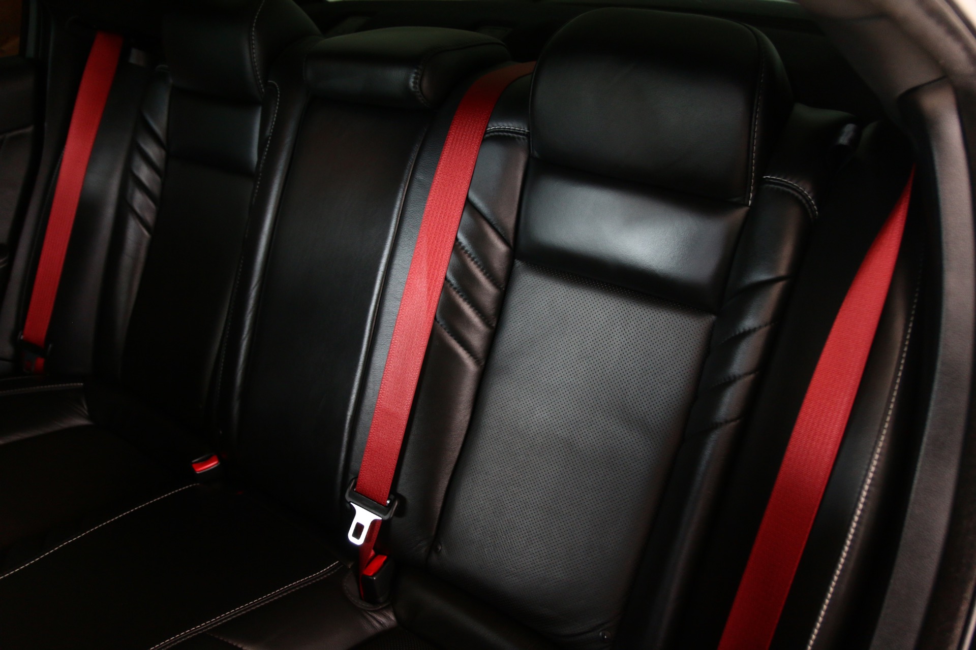 Dodge charger outlet red seat belts