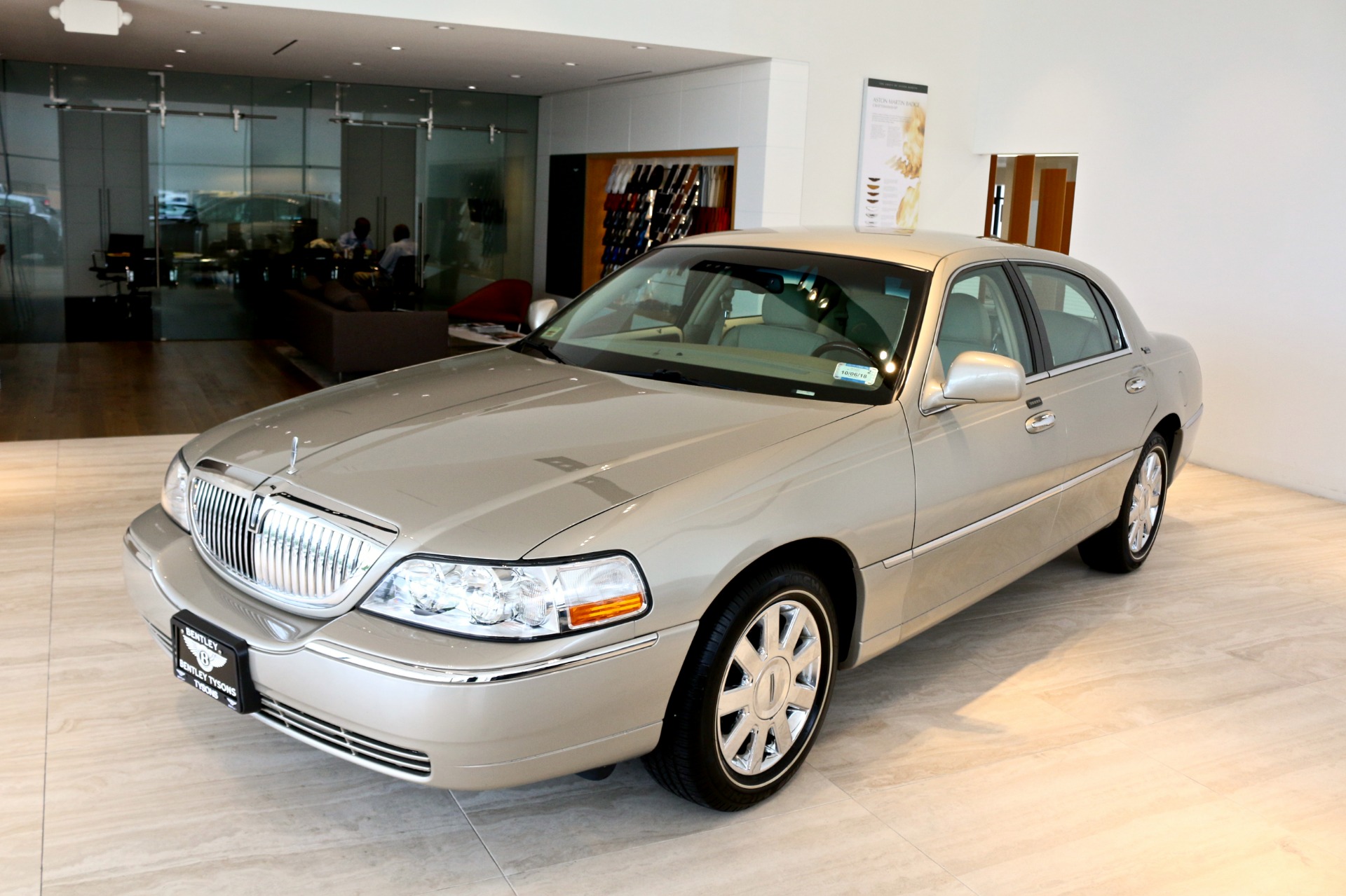 2009 Lincoln Town Car Signature Limited Stock # P614771 for sale near