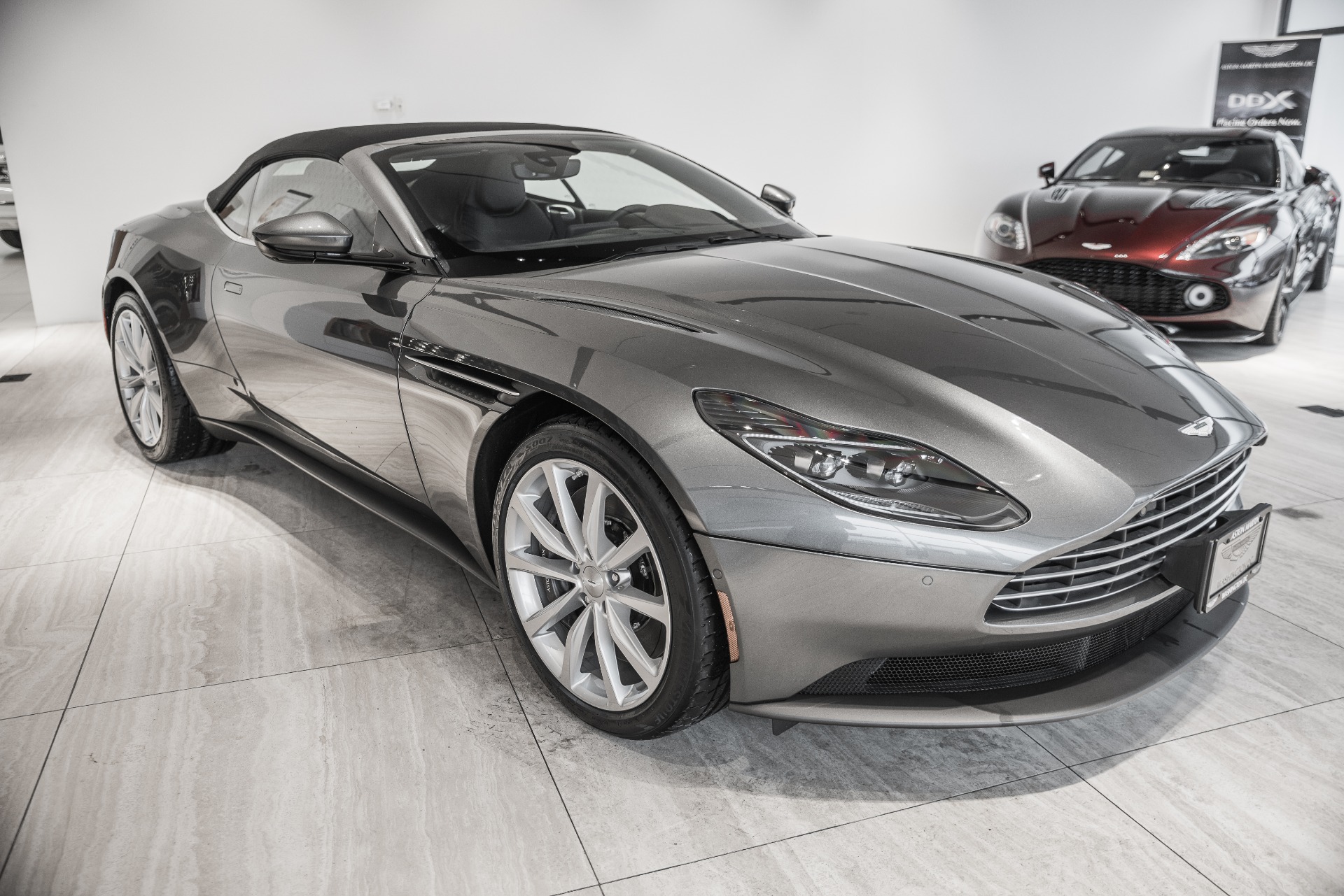 Астон Мартин db11 volante