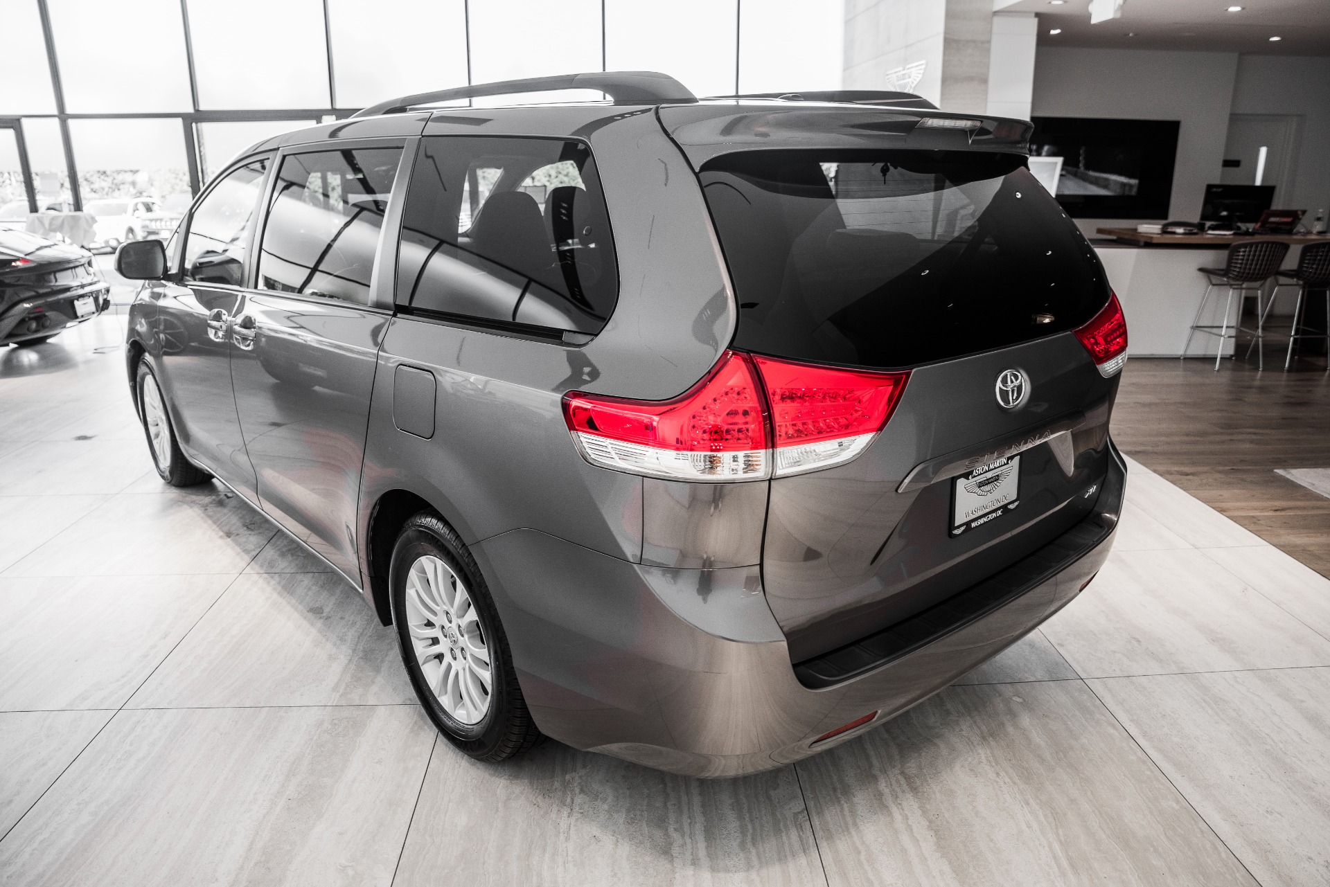 2014 Toyota Sienna Stock # P038235a For Sale Near Vienna, Va 