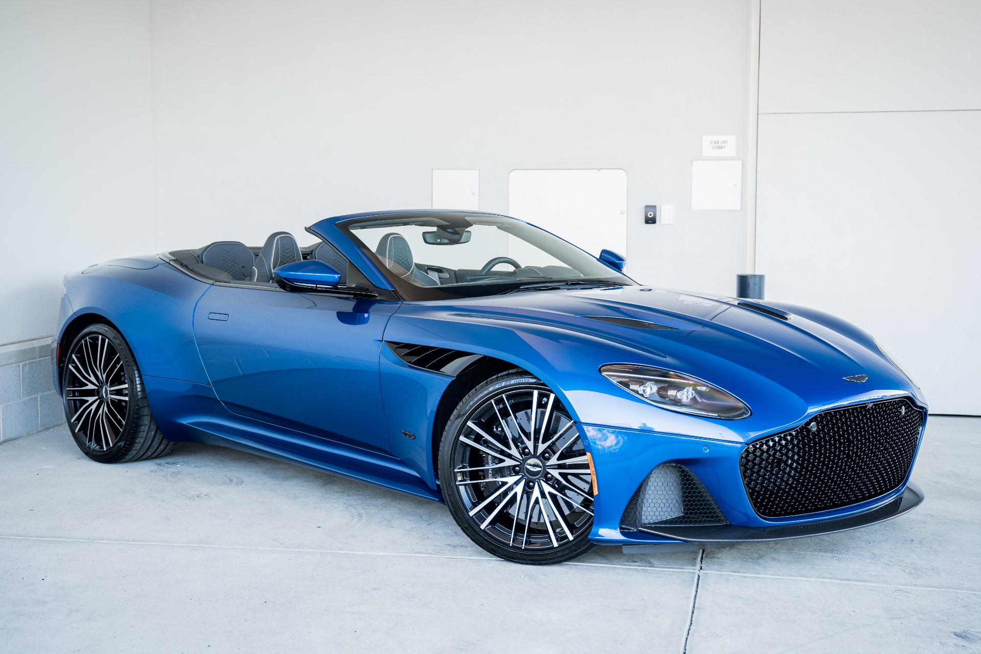 2022 Aston Martin DBS Superleggera Stock 22NT02772 for sale near