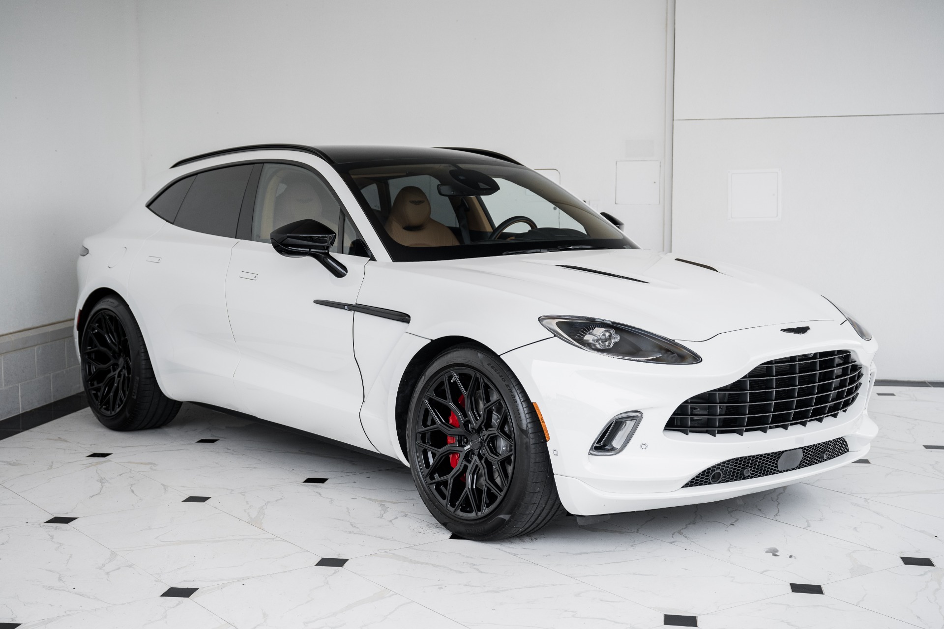 Used 2023 Aston Martin DBX 550 For Sale ($189,995) | Aston Martin ...